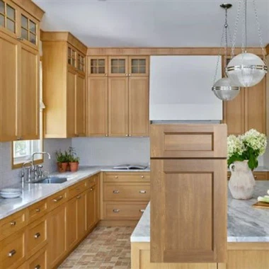 Gabinetes de cocina estilo shaker de madera natural