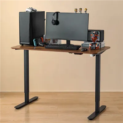 Elevando el escritorio de la computadora